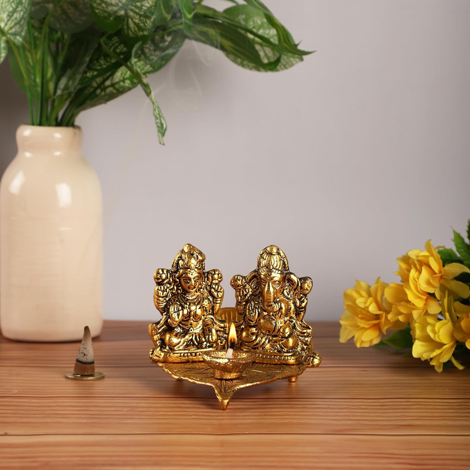 HEYEARTH Goddess Laxmi Ganesh Leaf Diya for Puja & Home | Oil Lamp | Diwali Decoration Items for Home Decor | Diya for Home Temple & Office | Gold Diya for Mandir | Size - 3.9 x 3.2 Inch