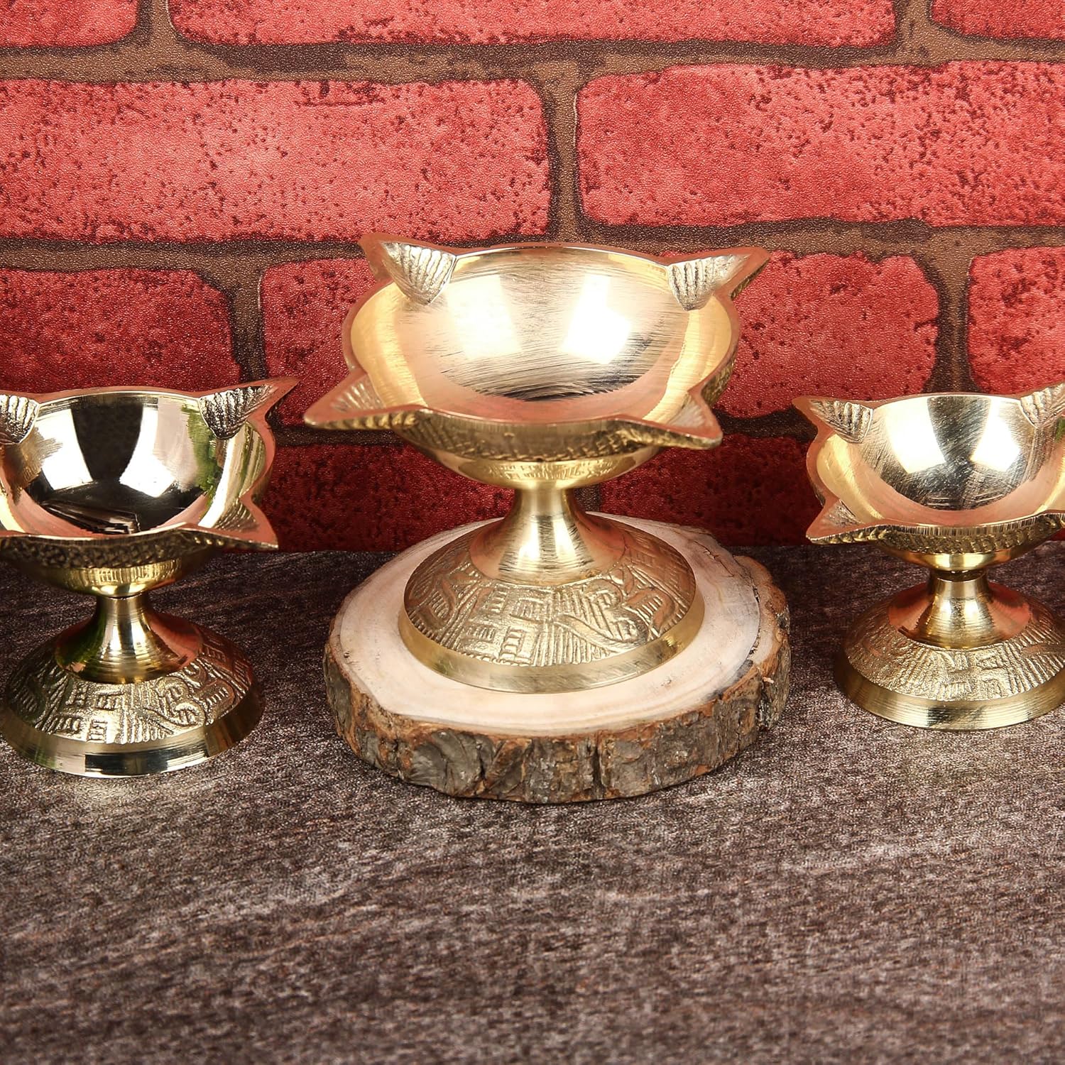 DOKCHAN 4 Face Brass Diya for Pooja, Mandir, Diwali Festival Oil lamp Diya for Daily Pooja/Diwali Pooja Charmukhi Diya for Pooja (Size - 6cm) Pack of - 01